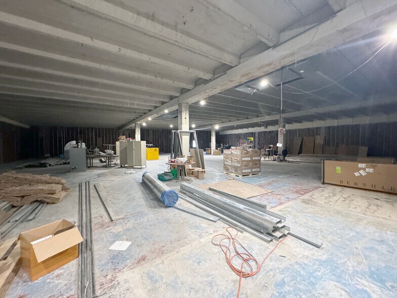 More Photos Of 2720 N 84th St, Omaha Warehouse For Sale