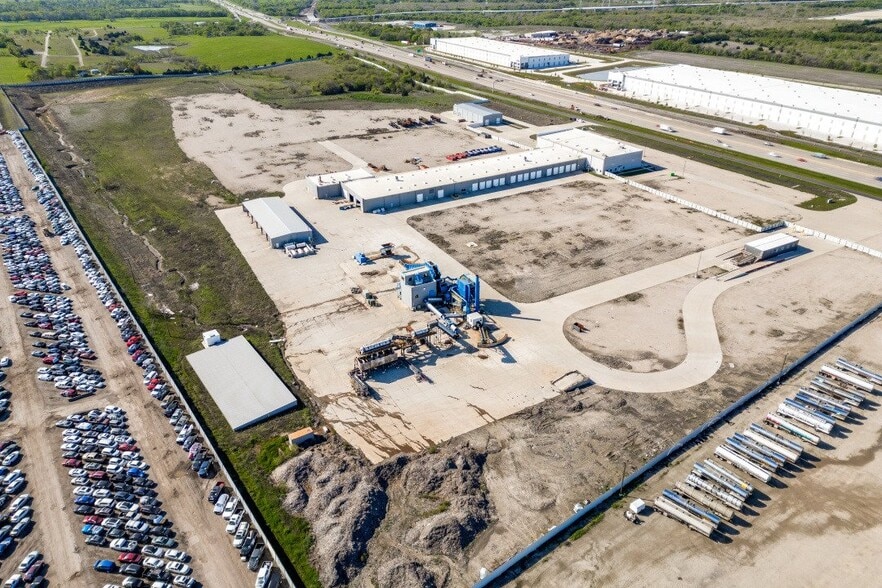 Primary Photo Of 6800 S Interstate Highway 45, Wilmer Showroom For Lease