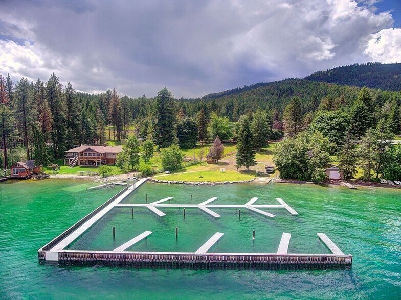 More Photos Of 23113 Rollins Lakeshore Dr, Rollins General Retail For Sale