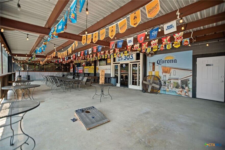 More Photos Of 619 Broadway St, Port Lavaca Restaurant For Sale