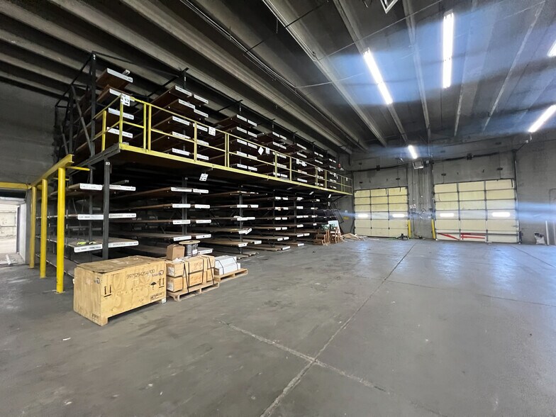 More Photos Of 2626 S Sheridan St, Wichita Warehouse For Lease