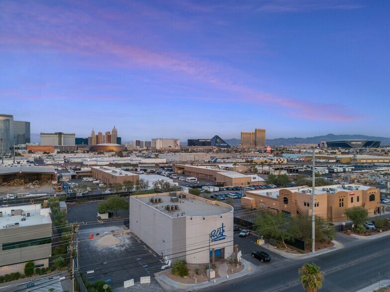 More Photos Of 4636 Wynn Rd, Las Vegas Bar For Sale