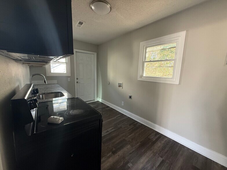 More Photos Of 2201 Alma Ct, Charlotte Apartments For Sale