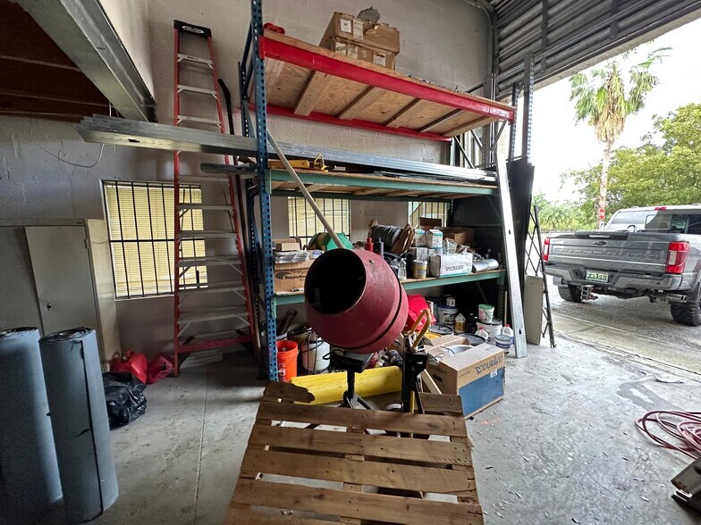 More Photos Of 10820 NW 138th St, Hialeah Warehouse For Lease