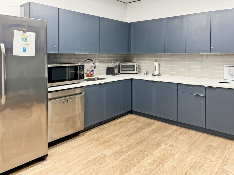 More Photos Of 7047 E Greenway Pky, Scottsdale Coworking Space