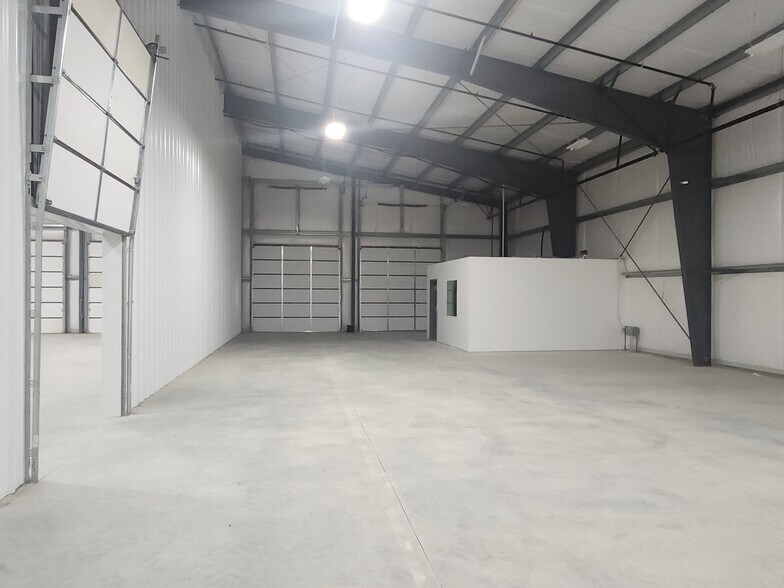 More Photos Of 17454 Adelanto Rd, Adelanto Distribution For Sale