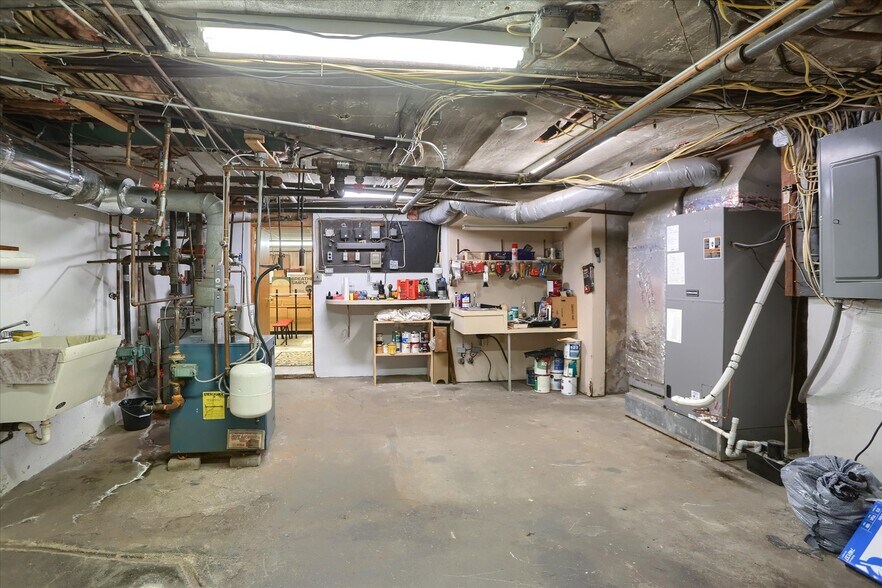 More Photos Of 3 S Market St, Shamokin Flex For Sale