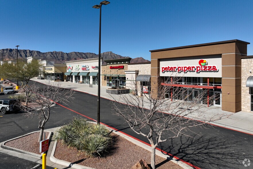 Primary Photo Of 10771 Gateway S Blvd, El Paso Storefront For Lease