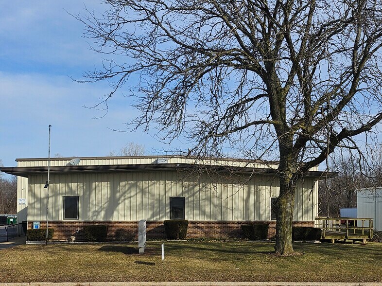 More Photos Of 4738 American Rd, Rockford Industrial For Lease