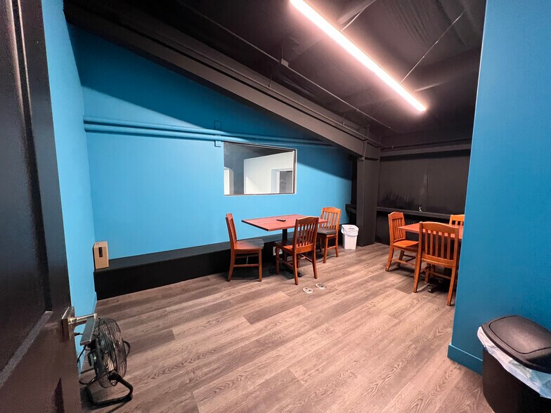 More Photos Of 27 Lighthouse Marina Rd, Sunrise Beach General Retail For Sale