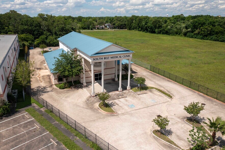 More Photos Of 11721 Fuqua St, Houston Medical For Sale