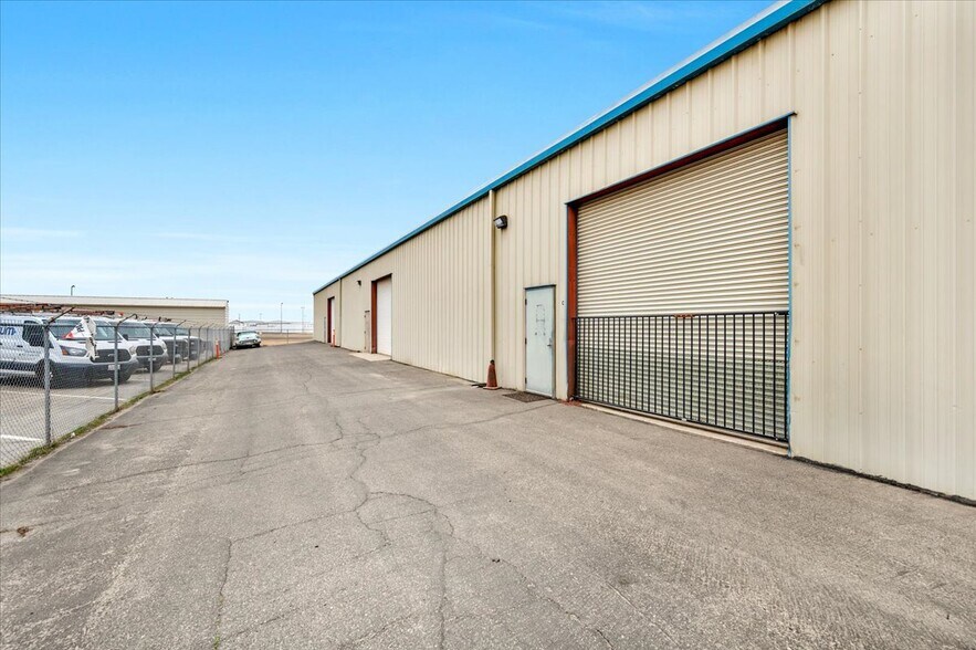 More Photos Of 1839 Thunderbolt Dr, Porterville Warehouse For Lease