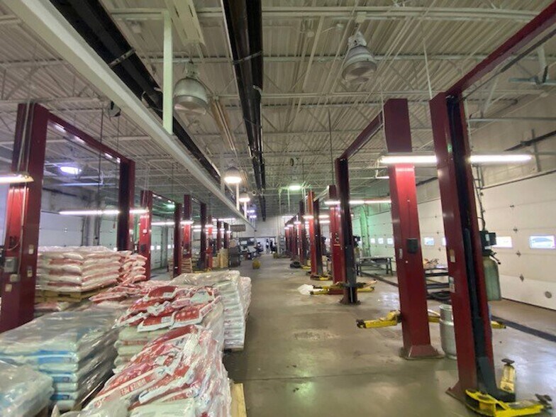 More Photos Of 8301 N 76th St, Milwaukee Light Manufacturing For Lease