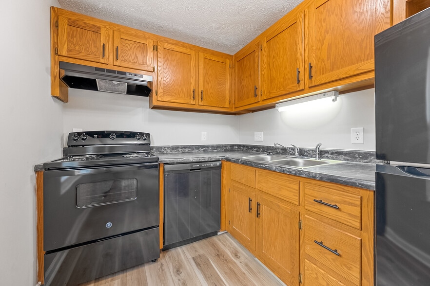 More Photos Of 522 N Main St, Hillsville Office Residential For Sale