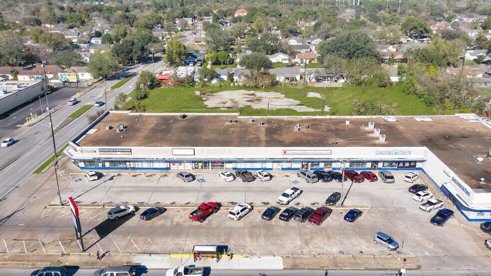 More Photos Of 7101 Lawndale St, Houston Unknown For Sale