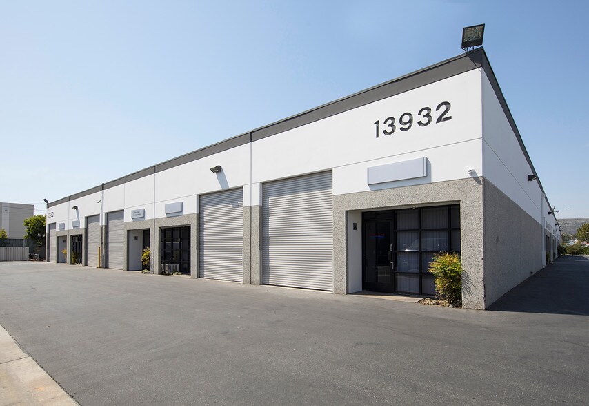 More Photos Of 13914-13932 Valley Blvd, La Puente Unknown For Lease