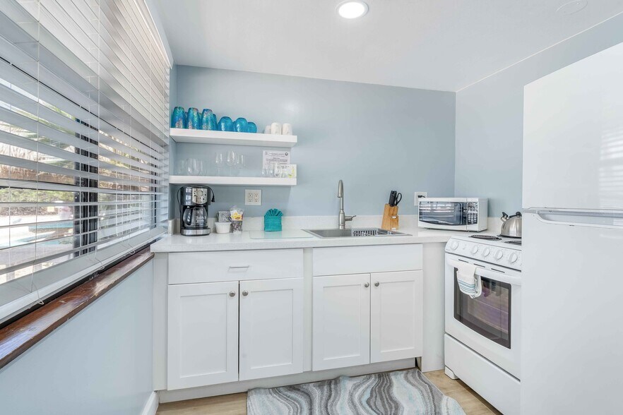 More Photos Of 97850 Overseas Hwy, Key Largo Hotel For Sale