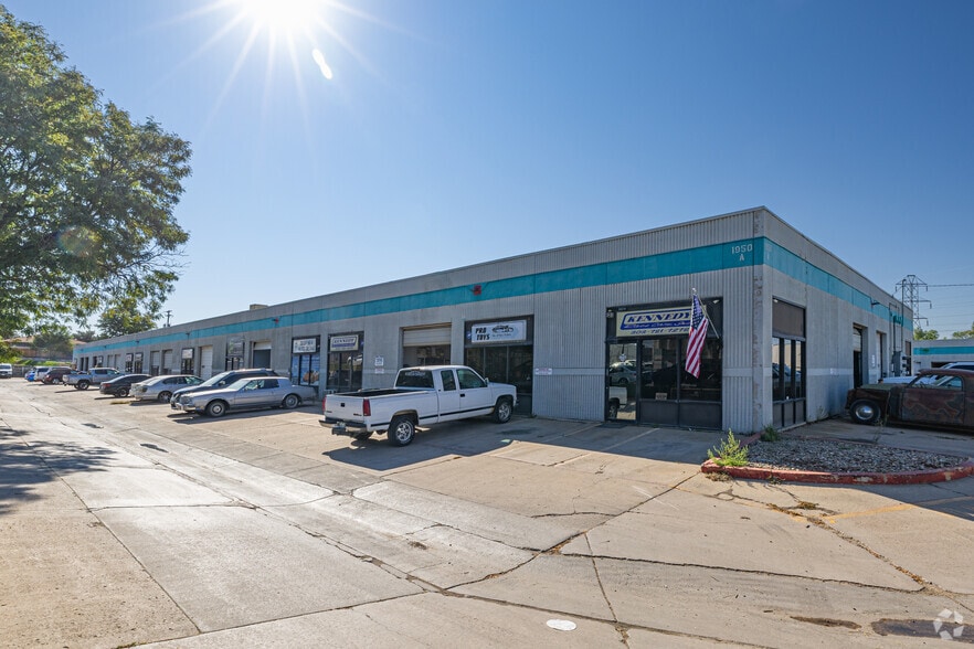 More Photos Of 1855 W Union Ave, Englewood Unknown For Lease