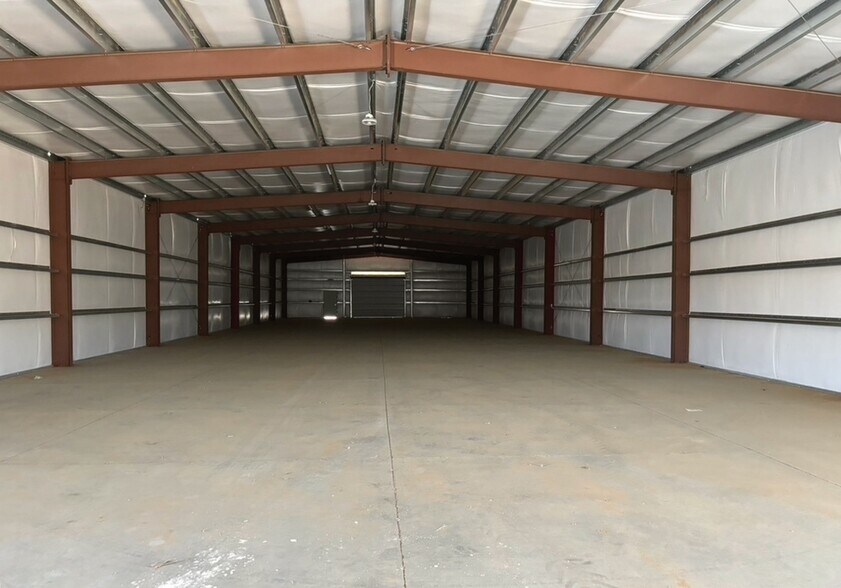 More Photos Of 5500 Lindbergh Blvd, California City Warehouse For Sale