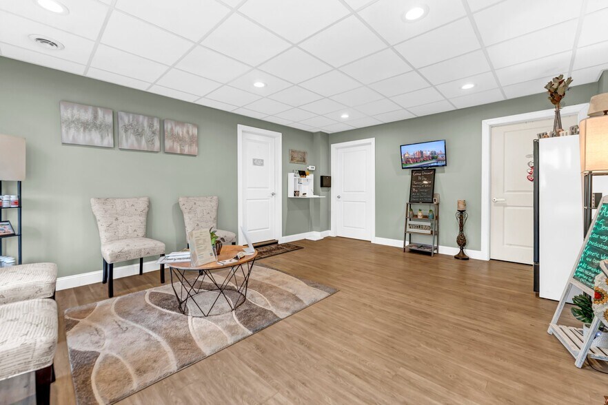 More Photos Of 6576 E Quaker St, Orchard Park Freestanding For Sale