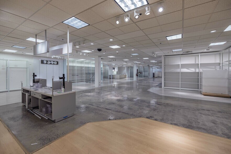 More Photos Of 7 S Tunnel Rd, Asheville Department Store For Sale