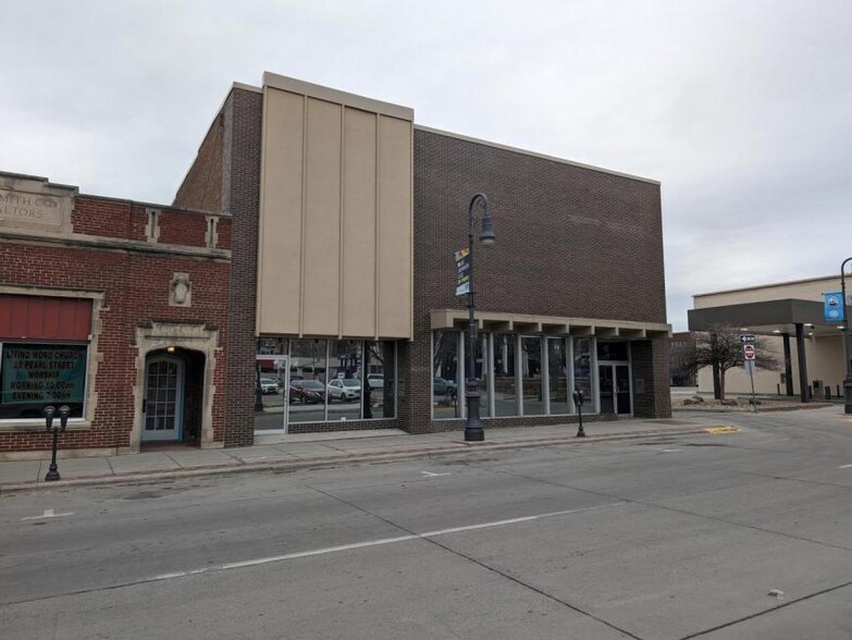 Primary Photo Of 20 Pearl St, Council Bluffs Office For Sale