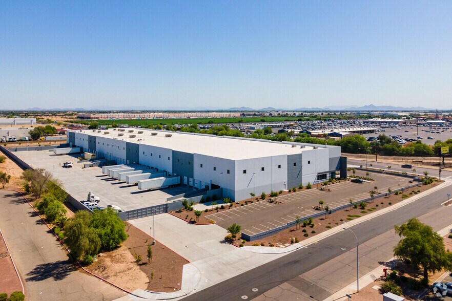 More Photos Of 4450 N 45th Ave, Phoenix Distribution For Lease