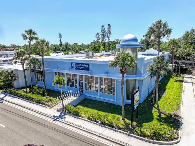More Photos Of 2030 Bee Ridge Rd, Sarasota Office Residential For Sale