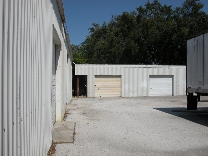 Primary Photo Of 3408 Avenue W NW, Winter Haven Warehouse For Lease