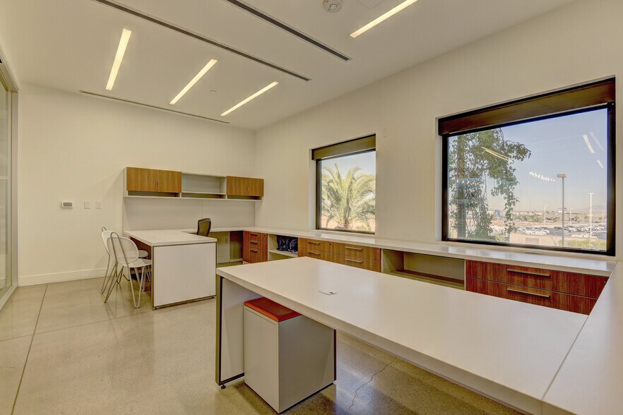 More Photos Of 6625 Badura Ave, Las Vegas Flex For Sale