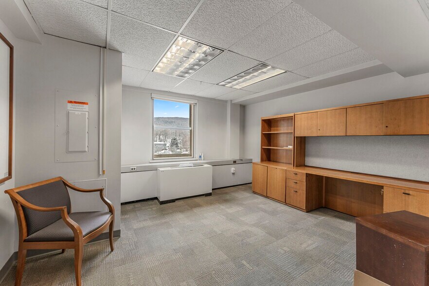 More Photos Of 1 W Market St, Corning Office For Lease