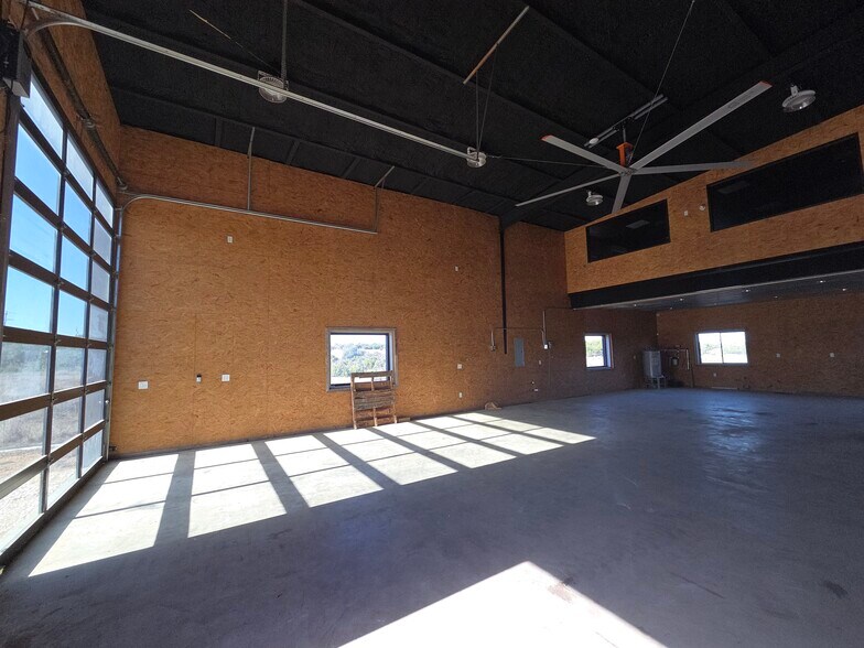 More Photos Of 231 Frog Pond Ln, Dripping Springs General Retail For Sale