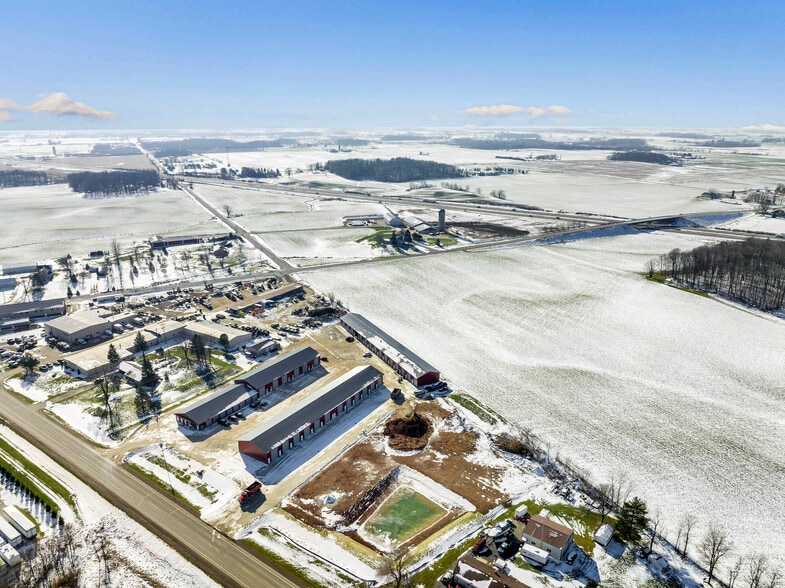 More Photos Of 5254 County Road R, Denmark Service For Lease