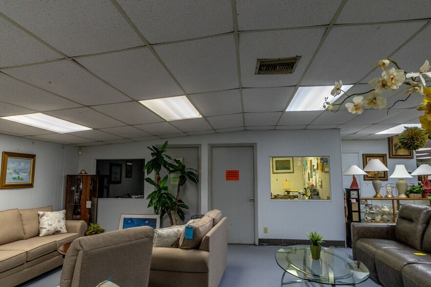 More Photos Of 1300 Ponce De Leon Blvd, Brooksville Warehouse For Sale