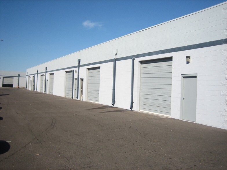 More Photos Of 7655 E Redfield Rd, Scottsdale Light Distribution For Lease