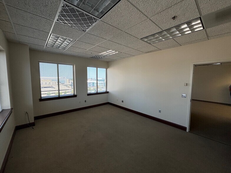 More Photos Of 21 SE 3rd St, Evansville Office For Lease