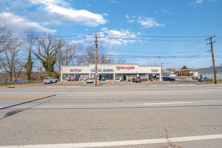 Primary Photo Of 2947-2961 Merrick Rd, Wantagh Freestanding For Lease
