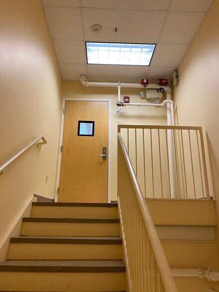 More Photos Of 345 N Main St, New City Office For Sale