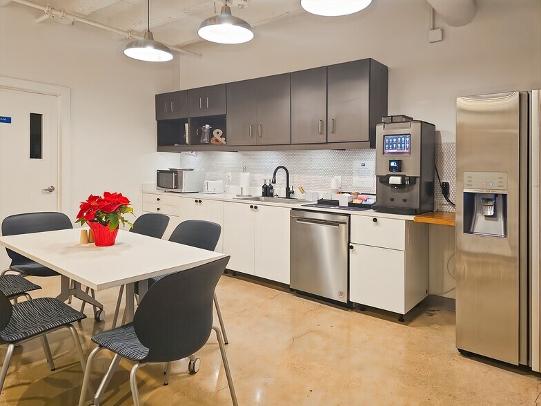 More Photos Of 2018 Ave B, San Antonio Coworking Space