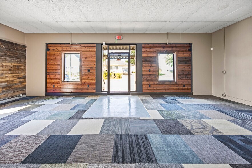 More Photos Of 518 Jefferson St, Fulton Flex For Sale