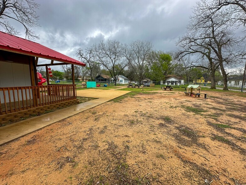 More Photos Of 247 S Barron St, Rusk Religious Facility For Sale