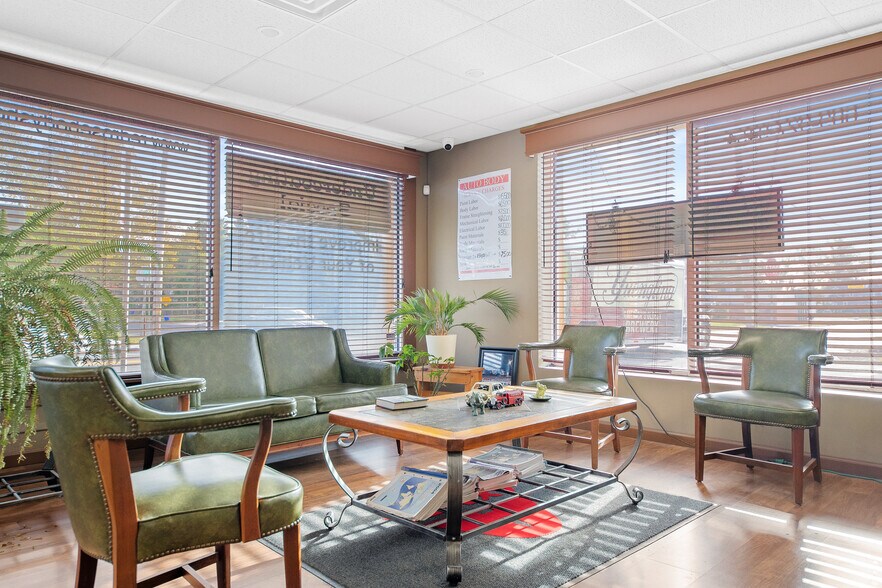 More Photos Of 220 White Horse, Egg Harbor City Auto Repair For Sale