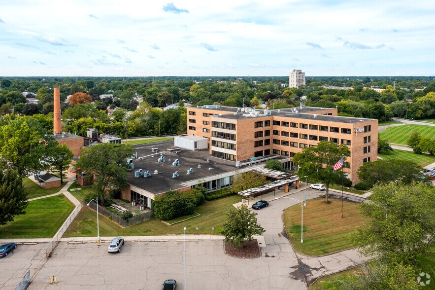 More Photos Of 26400 W Outer Dr, Lincoln Park Hospital For Sale