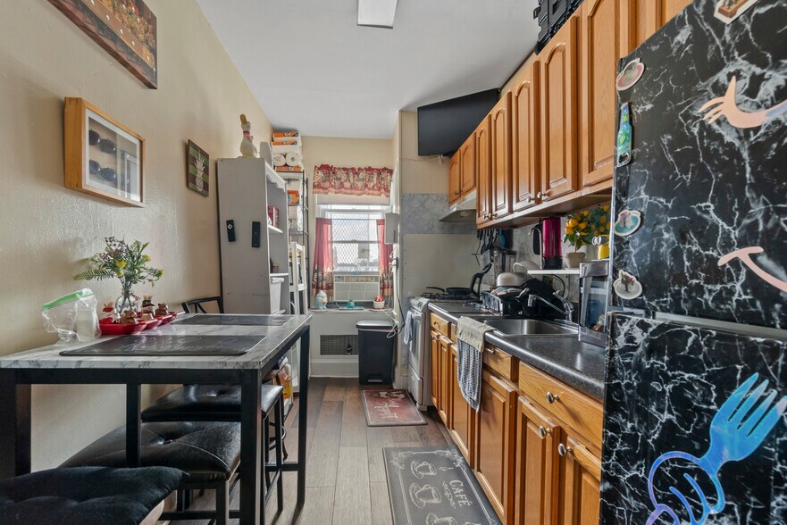 More Photos Of , Baltimore Multifamily For Sale