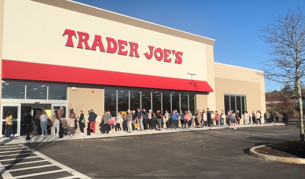 More Photos Of 208-240 Fortune Blvd, Milford Unknown For Lease