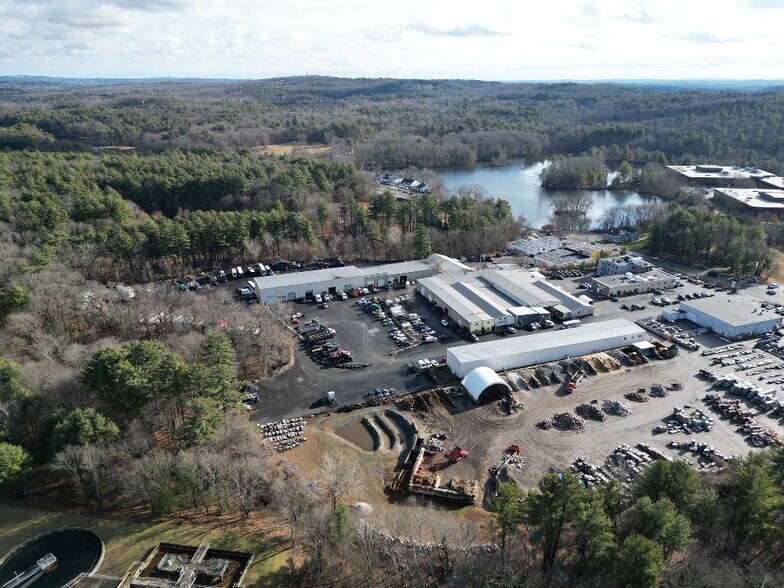 More Photos Of 896 Boston Post Rd, Marlborough Unknown For Lease