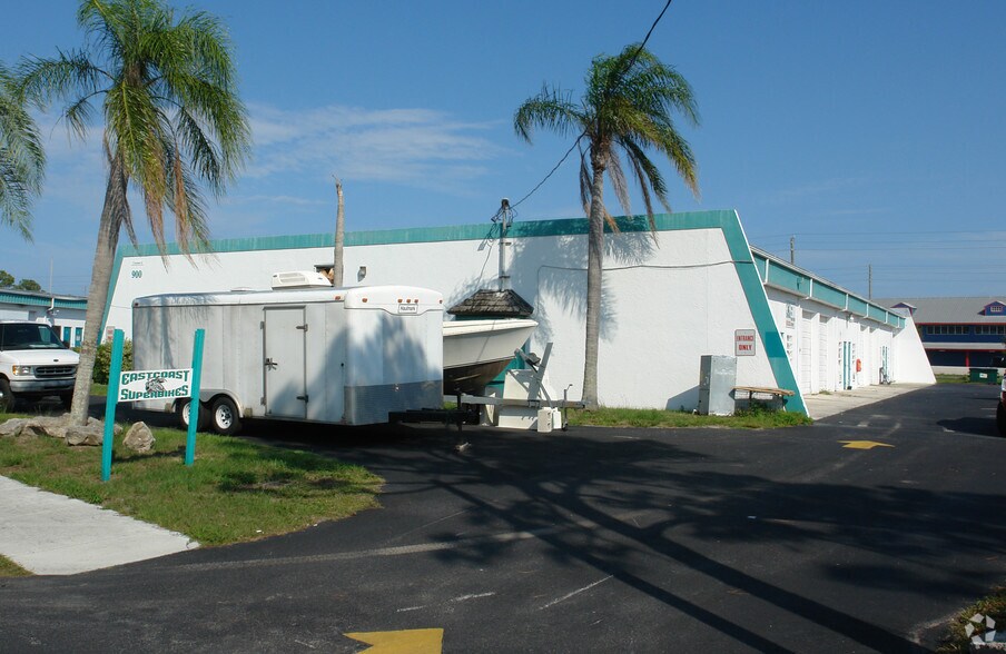 More Photos Of 900-920 NE Industrial Blvd, Jensen Beach Light Manufacturing For Lease