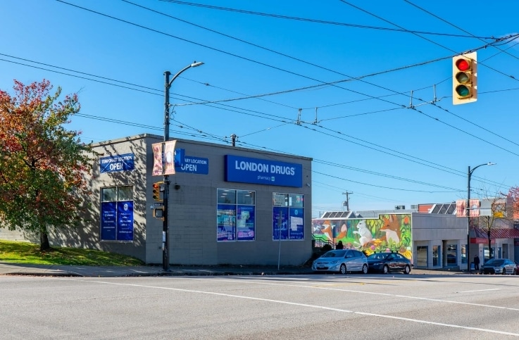 More Photos Of 2696 Hastings St E, Vancouver Storefront For Lease