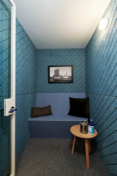 More Photos Of 866 United Nations Plz, New York Office For Lease
