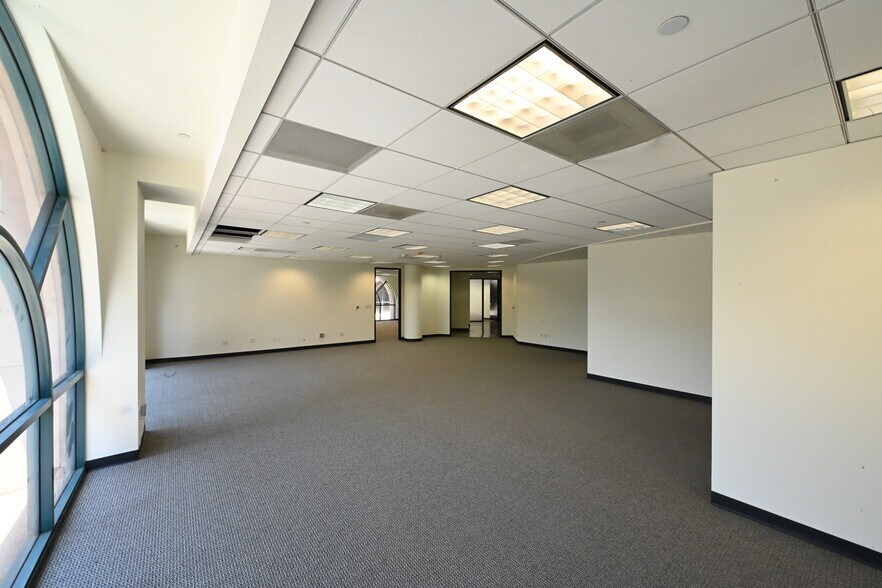 More Photos Of 128-130 N Brand Blvd, Glendale Office For Lease